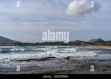 LEGRENA spiaggia su un vento ventoso sud, Grecia Foto Stock