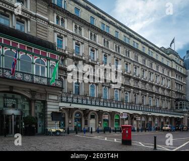 Stazione ferroviaria di Charing Cross durante il blocco a Londra. Foto Stock