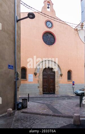 Facciata della Chiesa di San Matteo a Perpignan, Francia Foto Stock