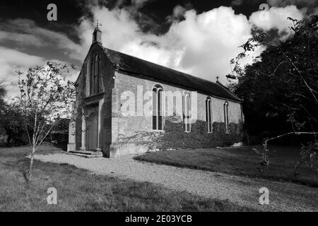 Colori autunnali, Cappella di St Mary Magdalene, Ashton Village, Northamptonshire County, Inghilterra; Regno Unito Foto Stock