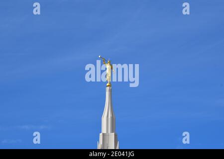 Il Tempio Phoenix della Chiesa di Gesù Cristo di Santi degli ultimi giorni (Chiesa dei Santi degli ultimi giorni) Con la statua di Angel Moroni in cima alla guglia Foto Stock