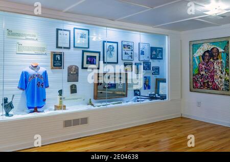 La Hank Aaron Childhood Home and Museum mostra cimeli della vita del giocatore di baseball, 23 agosto 2017, a Mobile., Alabama. Aaron, nativo di M. Foto Stock