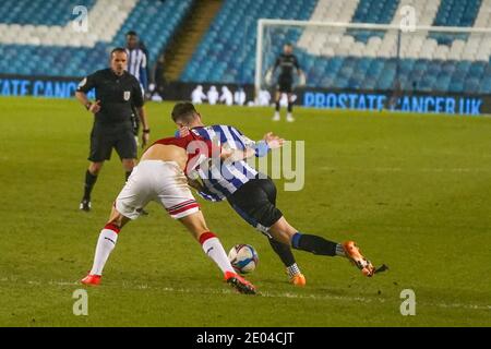 SHEFFIELD, INGHILTERRA. 29 DICEMBRE Liam Shaw of Sheffield Mercoledì in azione durante la partita Sky Bet Championship tra Sheffield Mercoledì e Middlesbrough a Hillsborough, Sheffield Martedì 29 Dicembre 2020. (Credit: Ioannis Alexopoulos | MI News) Credit: MI News & Sport /Alamy Live News Foto Stock