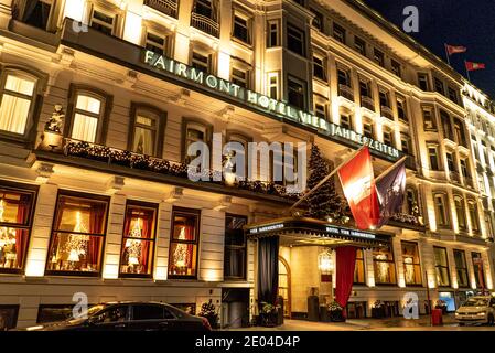 Fairmont Four Seasons Hotel ad Amburgo - AMBURGO, GERMANIA - 25 DICEMBRE 2020 Foto Stock