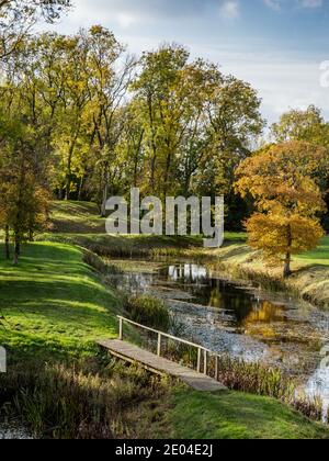 Elizabethan Water Garden vicino Lyveden New Bield, una magnifica casa estiva elisabettiana incompiuta nella parte orientale del Northamptonshire, Inghilterra. Foto Stock