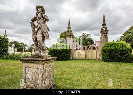 I giardini di Canons Ashby, un maniero elisabettiano situato a Canons Ashby, Northamptonshire, Inghilterra. Foto Stock