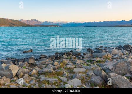 Vista all'alba del lago Tekapo in Nuova Zelanda Foto Stock