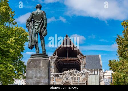 Piazza della Cattedrale e la statua di John Robert Godley a Christchurch, Nuova Zelanda Foto Stock