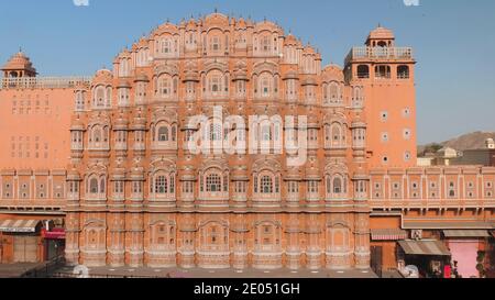 JAIPUR, INDIA - 20 MARZO 2019: Una vista panoramica pomeridiana del palazzo hawa mahal a jaipur, india Foto Stock