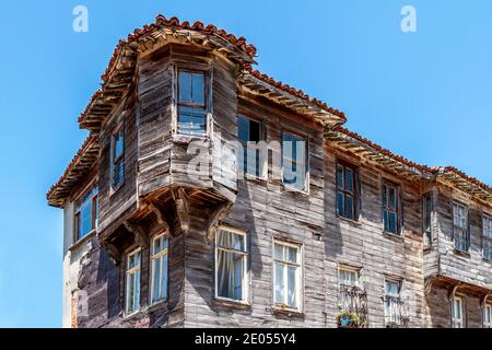 Vecchia casa di legno a Catalca, Istanbul Foto Stock