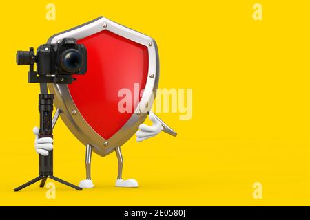 Mascotte di protezione in metallo rosso con DSLR o videocamera sistema a treppiede con stabilizzazione cardanica su sfondo giallo. Rendering 3d Foto Stock