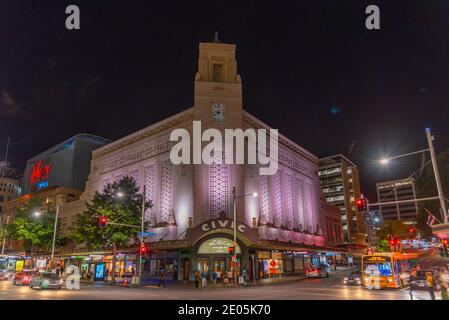 AUCKLAND, NUOVA ZELANDA, 19 FEBBRAIO 2020: Vista notturna del teatro civico nel centro di Auckland, Nuova Zelanda Foto Stock