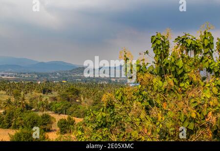 Il paesaggio intorno a Wat Khao Tabak in si Racha Thailandia Asia Foto Stock