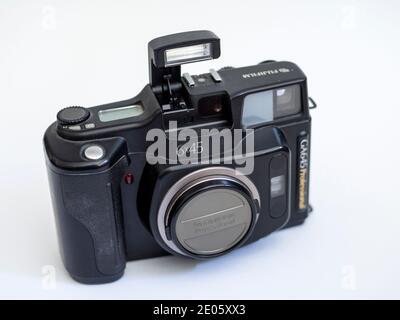 Fujifilm GA645 fotocamera professionale media con messa a fuoco automatica Foto Stock