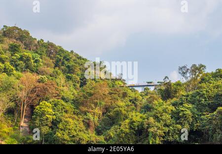 Il paesaggio intorno a Wat Khao Tabak in si Racha Thailandia Asia Foto Stock