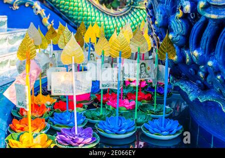 Thai Krathong presso il tempio Wat Khao Phra Khru si Racha Distretto Chonburi Thailandia Asia Foto Stock