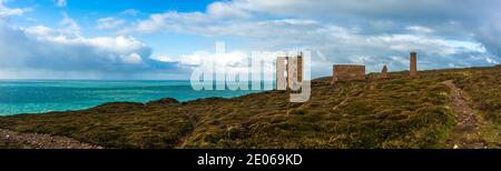 Panorama di Wheal Coates, Cappella della miniera di Porth, Sant'Agnese, Cornovaglia, Inghilterra Foto Stock