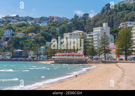 WELLINGTON, NUOVA ZELANDA, 8 FEBBRAIO 2020: Oriental Bay Beach a Wellington, Nuova Zelanda Foto Stock