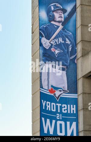 Josh Donaldson, giocatore di Blue Jays raffigurato su un banner che recita ' History is Now'.The Blue Jays rappresentano non solo Toronto nella MLB ma in tutto il Canada. Foto Stock