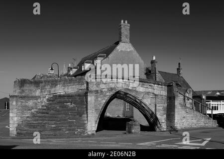 Il ponte della Trinità, un palazzo del XIV secolo a tre vie arco in pietra bridge, Crowland town, Lincolnshire, England, Regno Unito Foto Stock