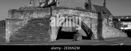 Il ponte della Trinità, un palazzo del XIV secolo a tre vie arco in pietra bridge, Crowland town, Lincolnshire, England, Regno Unito Foto Stock