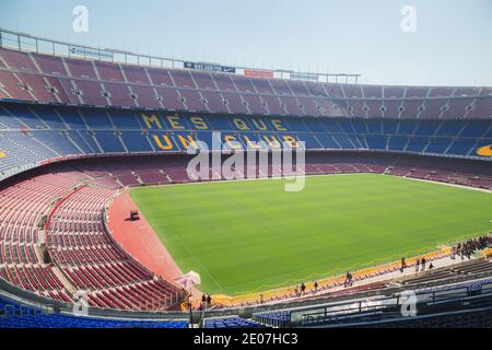 Barcellona, Spagna - Aprile 14 2015: Uno stadio vuoto del Camp Nou il campo di casa del FC Barcelona Foto Stock