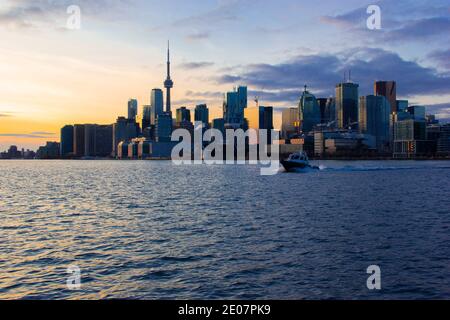 Vista di Toronto al tramonto