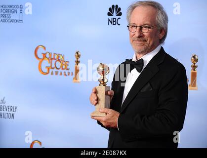 Steven Spielberg (miglior lungometraggio animato per le avventure di Tin Tin) si pone nella sala stampa alla 69° cerimonia annuale dei Golden Globe Awards, tenutasi presso il Beverly Hilton Hotel di Los Angeles, CA, USA il 15 gennaio 2012. Foto di Lionel Hahn/ABACAPRESS.COM Foto Stock