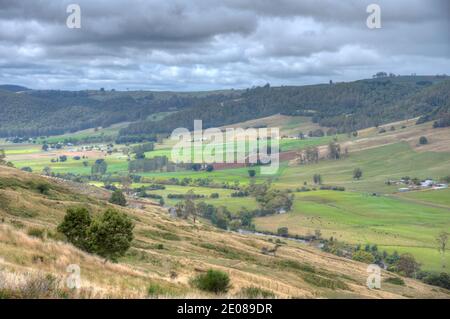 Veduta aerea della valle di Leven in Tasmania, Australia Foto Stock