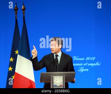 Il presidente francese Nicolas Sarkozy presenta i suoi auguri per il nuovo anno agli attori del settore economico e del lavoro a Lione, nella Francia orientale, il 19 gennaio 2012. Foto di Vincent Dargent/ABACAPRESS.COM Foto Stock