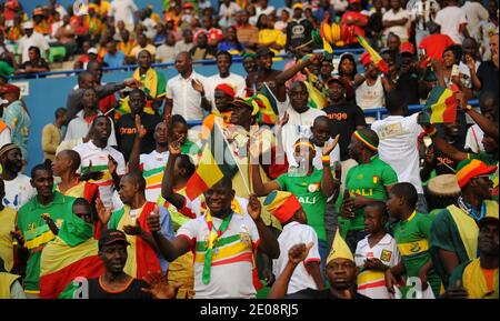 Tifosi e sostenitori del Ghana durante la partita di calcio della Coppa Africana delle Nazioni 2012, Ghana vs Botswana a Franceville, Gabon, il 24 gennaio 2012. Il Ghana ha vinto 1-0. Foto di ABACAPRESS.COM Foto Stock