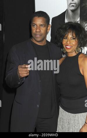 Denzel Washington e Pauletta Washington partecipano alla prima 'Safa House' al Teatro SVA di New York City, NY, USA il 7 febbraio 2012. Foto di Greylock/ABACAPRESS.COM Foto Stock