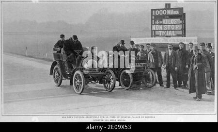 Les deux voitures Decauville 5HP au départ des Mille Milles de la piste de Crystal Palace, à Londres (années 1900). Foto Stock