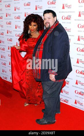 Chaka Khan e Chris March partecipano al decimo evento annuale Red Dress Collection presso la sala da ballo Hammerstein di New York City, NY, USA il 08 febbraio 2012. Foto di Donna Ward/ABACAPRESS.COM Foto Stock