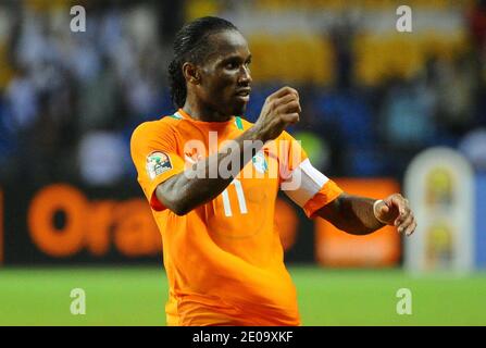 Il capitano della Costa d'Avorio Didier Drogba festeggia al termine della Coppa delle Nazioni africane, Semifinale, Mali vs Costa d'Avorio 2012 allo stade de l'amitie di Libreville, Gabon, l'8 febbraio 2012. Costa d'Avorio ha vinto 1-0. Foto di ABACXAPRESS.COM Foto Stock