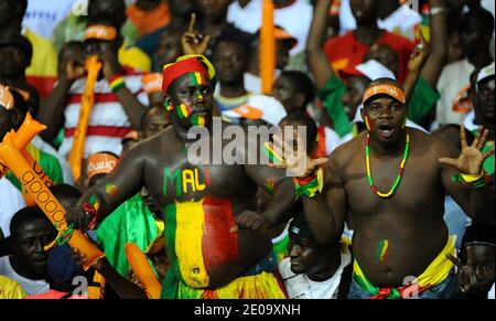 Tifosi e sostenitori del Mali durante la Coppa Africana delle Nazioni 2012, Semifinale, Mali vs Costa d'Avorio allo stade de l'amitie di Libreville, Gabon, l'8 febbraio 2012. Costa d'Avorio ha vinto 1-0. Foto di ABACXAPRESS.COM Foto Stock