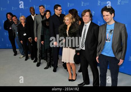 Gli attori Goetz otto, Christopher Kirby, Stephanie Paul, il regista Timo Vuorensola, l'attrice Peta Sergeant e Julia Dietze insieme ai produttori Tero Kaukomaa e Olivier Damian partecipano alla fotocellula 'Iron Sky' per il 62° Festival Internazionale del Cinema di Berlino, a Berlino, Germania, 11 febbraio 2012. La 62a Berlinale si svolge dal 09 al 19 febbraio. Foto di Aurore Marechal/ABACAPRESS.COM Foto Stock