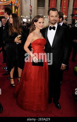 Natalie Portman e Benjamin Millepied arrivano per l'84th Annual Academy Awards tenutosi presso il Kodak Theatre di Hollywood, CA, USA il 26 febbraio 2012. Foto di Greylock/ABACAPRESS.COM Foto Stock