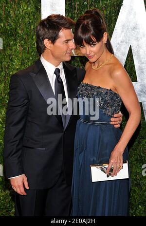 Tom Cruise e Katie Holmes, ascoltatori DI Hollywood, stanno divorziando, mettendo fine a un matrimonio di cinque anni. L'ufficio di celebrità avvocato di divorzio Jonathan Wolfe ha confermato il divorzio il 29 giugno 2012.. "Si tratta di una questione personale e privata", ha affermato in una dichiarazione. Hanno una figlia di sei anni, Suri, e Cruise, 49 anni, ha due figli dal suo matrimonio con Nicole Kidman. La crociera sposò Holmes, 33 anni, sua terza moglie, in un castello italiano nel novembre 2006. File photo : Tom Cruise e Katie Holmes arrivano al Vanity Fair Oscar Party 2012, ospitato da Greydon carter, tenuto al Sunset Tower Hotel Foto Stock