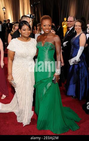 Octavia Spencer e Viola Davis arriveranno per l'84° Premio annuale dell'Accademia tenuto presso il Kodak Theatre di Hollywood, CA, USA il 26 febbraio 2012. Foto di Greylock/ABACAPRESS.COM Foto Stock