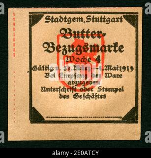 Europa, Deutschland, Deutsches Reich, Baden-Württemberg, Stoccarda, Zeit nach dem 1. Weltkrieg, Butter - Bezugsmarke der Stadtgemeinde Stuttgart, gültig v. 31. März - 4. Maggio 1919, Größe : 4,3 cm x 4,3 cm, Rechte werden nicht vertreten . / Europa, Germania, Reich tedesco, Baden-Württemberg, Stoccarda, tempo dopo WW i , timbro di razione del burro della comunità di Stoccarda, valido 31. Marzo al 4. Maggio 1919, dimensione: 4,3 cm x 4,3 cm, non vi sono diritti. Foto Stock