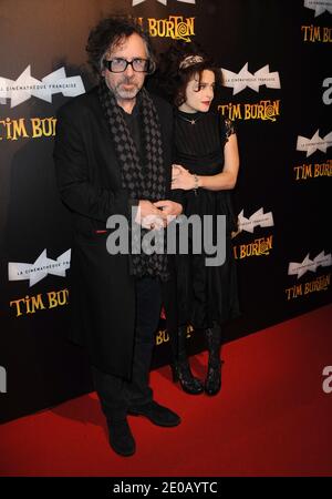 Tim Burton e sua moglie Helena Bonham-carter arrivarono al cocktail di lancio della mostra Tim Burton al Cinematheque Francaise di Parigi, Francia, il 5 marzo 2012. Foto di Giancarlo Gorassini/ABACAPRESS.COM Foto Stock