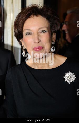 Roselyne Bachelot partecipa all'annuale gala di beneficenza di Enfance Majuscule che si è tenuto presso la Salle Gaveau di Parigi il 4 marzo 2012. Foto di Alban Wyters/ABACAPRESS.COM Foto Stock