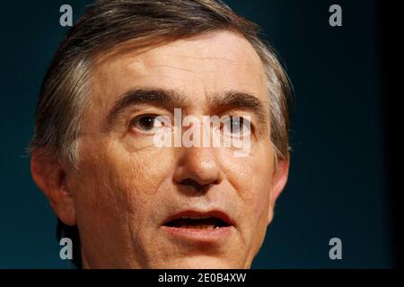 Philippe Douste-Blazy alla riunione della campagna del presidente del partito del centrista del modem e candidato alle elezioni presidenziali francesi del 2012, Francois Bayrou a Tolosa, Francia, il 10 marzo 2012. Foto di Patrick Bernard/ABACAPRESS.COM Foto Stock