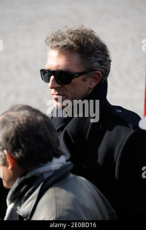 Vincent Cassel partecipa alla messa funeraria dell'attore Michel Duchaussoy al cimitero di Pere Lachaise, a Parigi, in Francia, il 20 marzo 2012. Foto di Alban Wyters/ABACAPRESS.COM Foto Stock