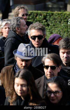 Vincent Cassel partecipa alla messa funeraria dell'attore Michel Duchaussoy al cimitero di Pere Lachaise, a Parigi, in Francia, il 20 marzo 2012. Foto di Alban Wyters/ABACAPRESS.COM Foto Stock