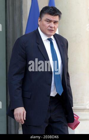 Il Ministro dello Sport francese David Douillet lascia il consiglio di gabinetto settimanale al Palazzo Elysee a Parigi, in Francia, il 21 febbraio 2012. Foto di Stephane Lemouton/ABACAPRESS.COM Foto Stock