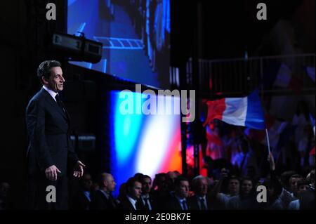 Il presidente francese in carica e il candidato al potere dell'UMP per le elezioni presidenziali del 2012 Nicolas Sarkozy viene raffigurato durante una riunione di campagna a Elancourt, in Francia, il 28 marzo 2012. Foto di Mousse/ABACAPRESS.COM Foto Stock