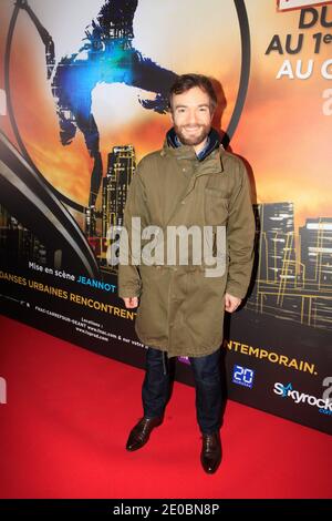 Jonathan Lambert partecipa al generale del nuovo spettacolo del Cirque Eloize tenutosi al Rex di Parigi, in Francia, il 17 marzo 2012. Foto di ABACAPRESS.COM Foto Stock