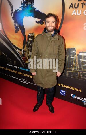 Jonathan Lambert partecipa al generale del nuovo spettacolo del Cirque Eloize tenutosi al Rex di Parigi, in Francia, il 17 marzo 2012. Foto di ABACAPRESS.COM Foto Stock